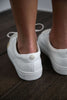 Grace Loves Lace Essential Sneaker en cuir blanc 